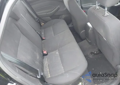 2017 Ford Focus Se z USA, uszkodzony, nr VIN 1FADP3F2XHL334639